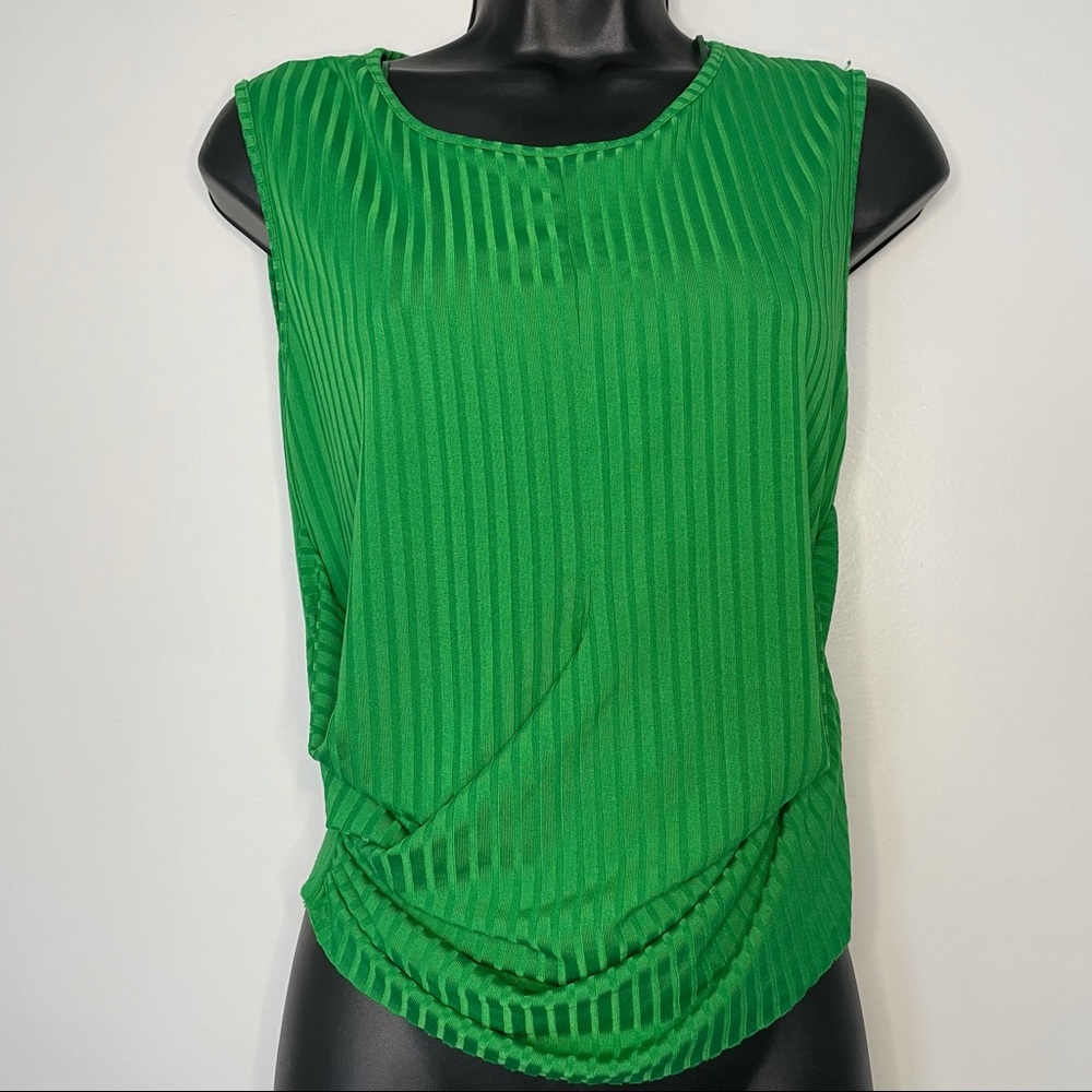 NWOT ZARA sleeveless green blouse. M